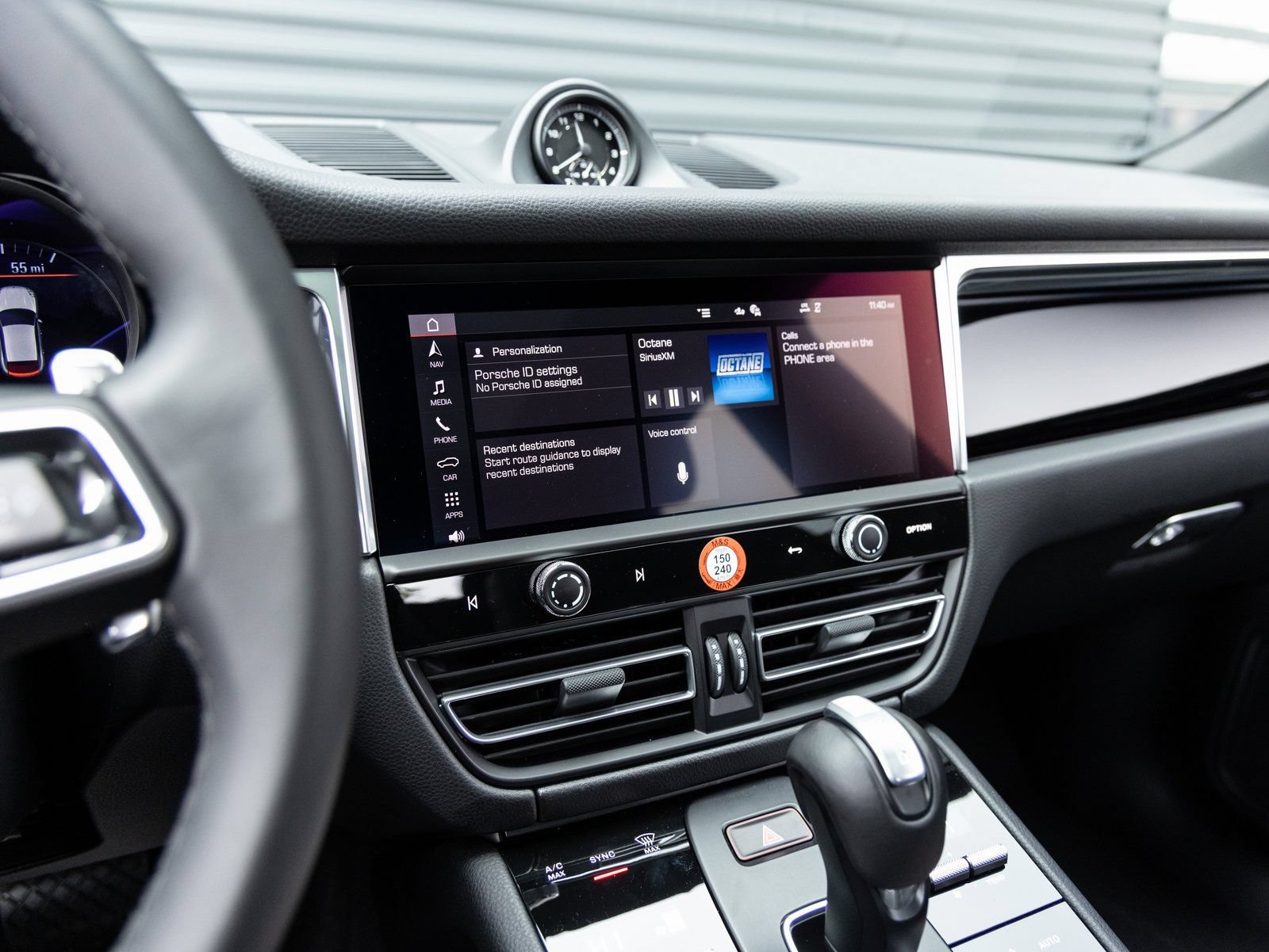 Certified 2026 Porsche Macan AWD/4WD image 15