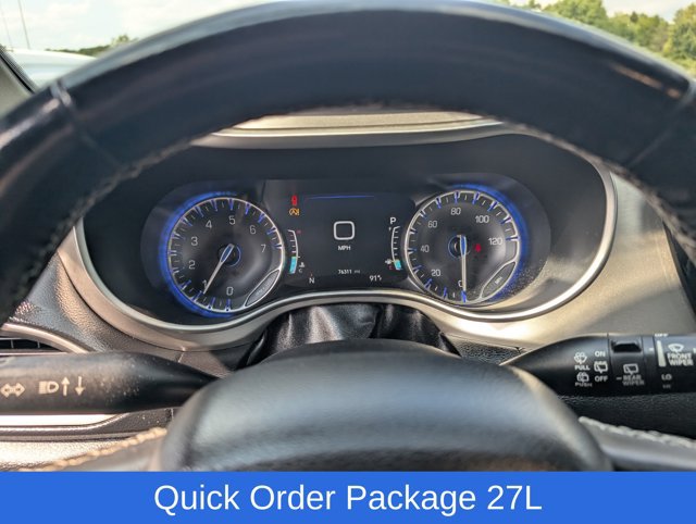 Used 2020 Chrysler Pacifica Touring-L w/ Advanced Safetytec Group AWD/4WD image 16