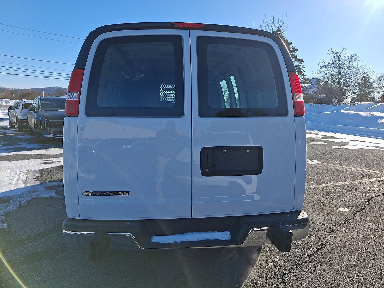 Used 2024 Chevrolet Express 2500 w/ Driver Convenience Package image 5