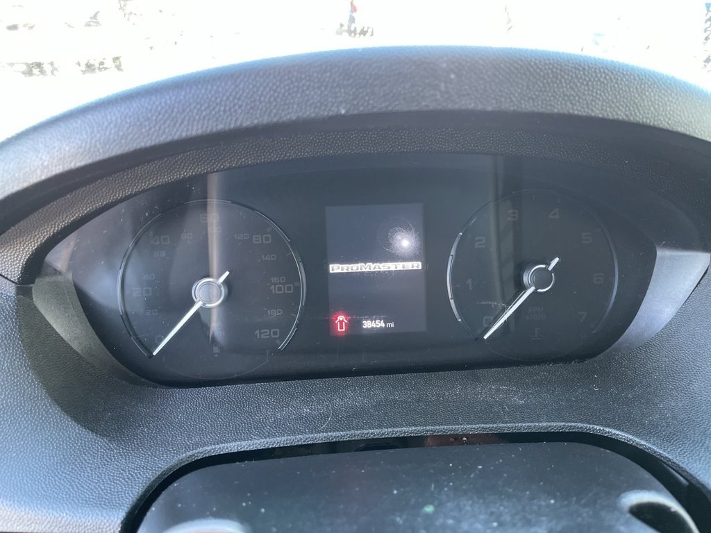 Used 2025 RAM ProMaster 2500 w/ Convenience Group FWD image 4