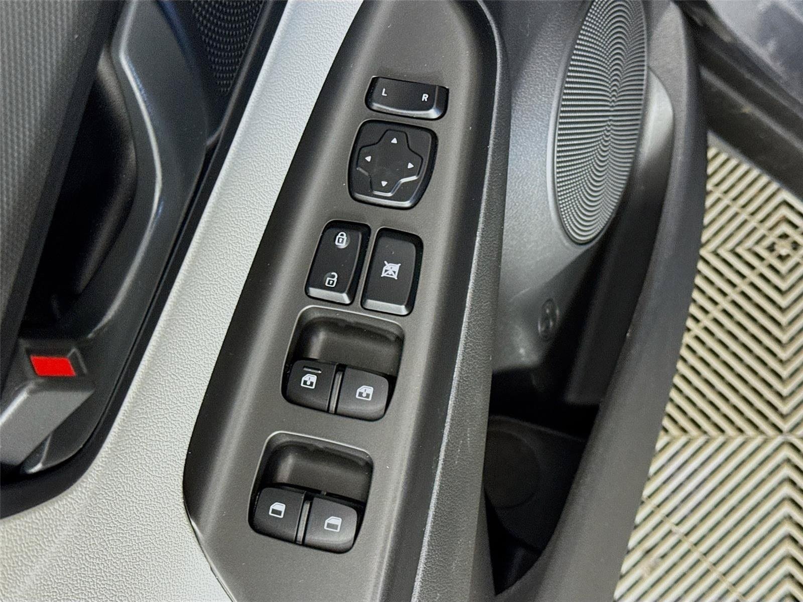 Used 2023 Hyundai Kona SEL FWD image 19
