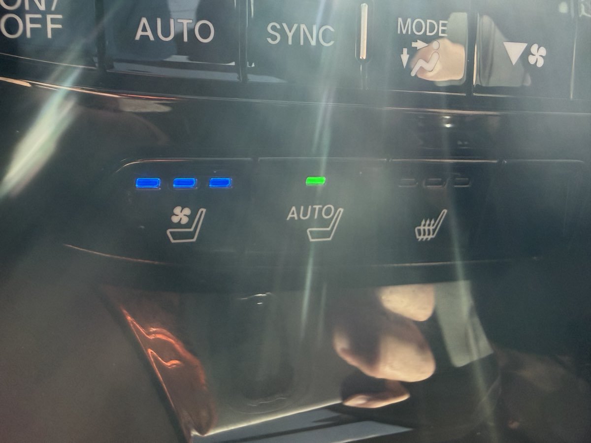 Used 2024 Acura MDX w/ Advance Package AWD/4WD image 30