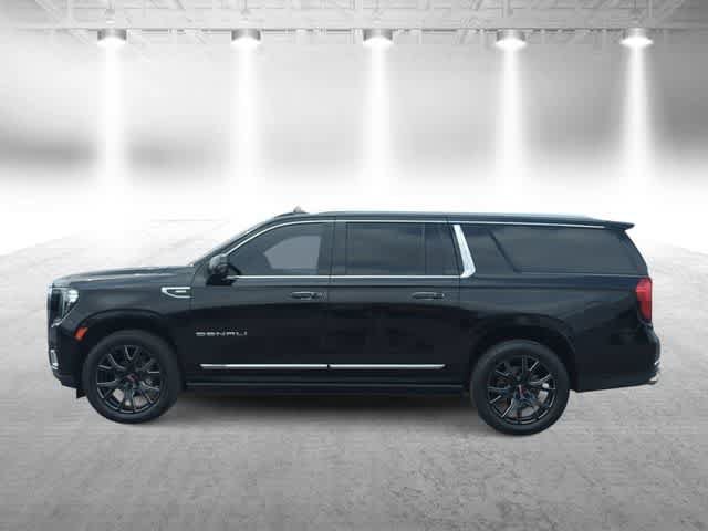Used 2021 GMC Yukon XL Denali w/ Denali Premium Package AWD/4WD image 5