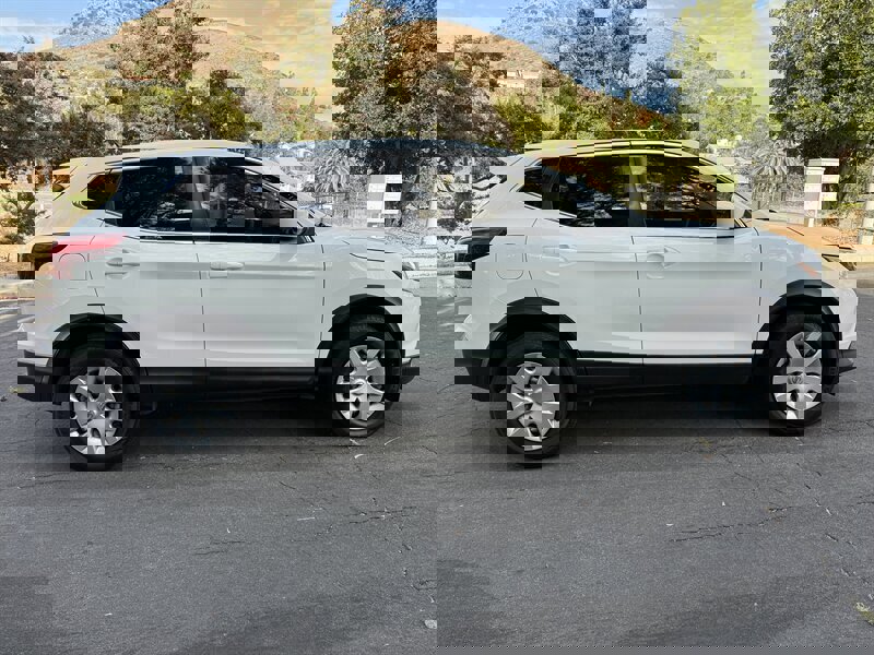 Used 2019 Nissan Rogue Sport S image 8