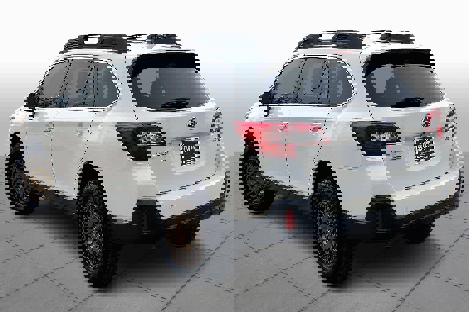 Used 2019 Subaru Outback 2.5i Premium image 11