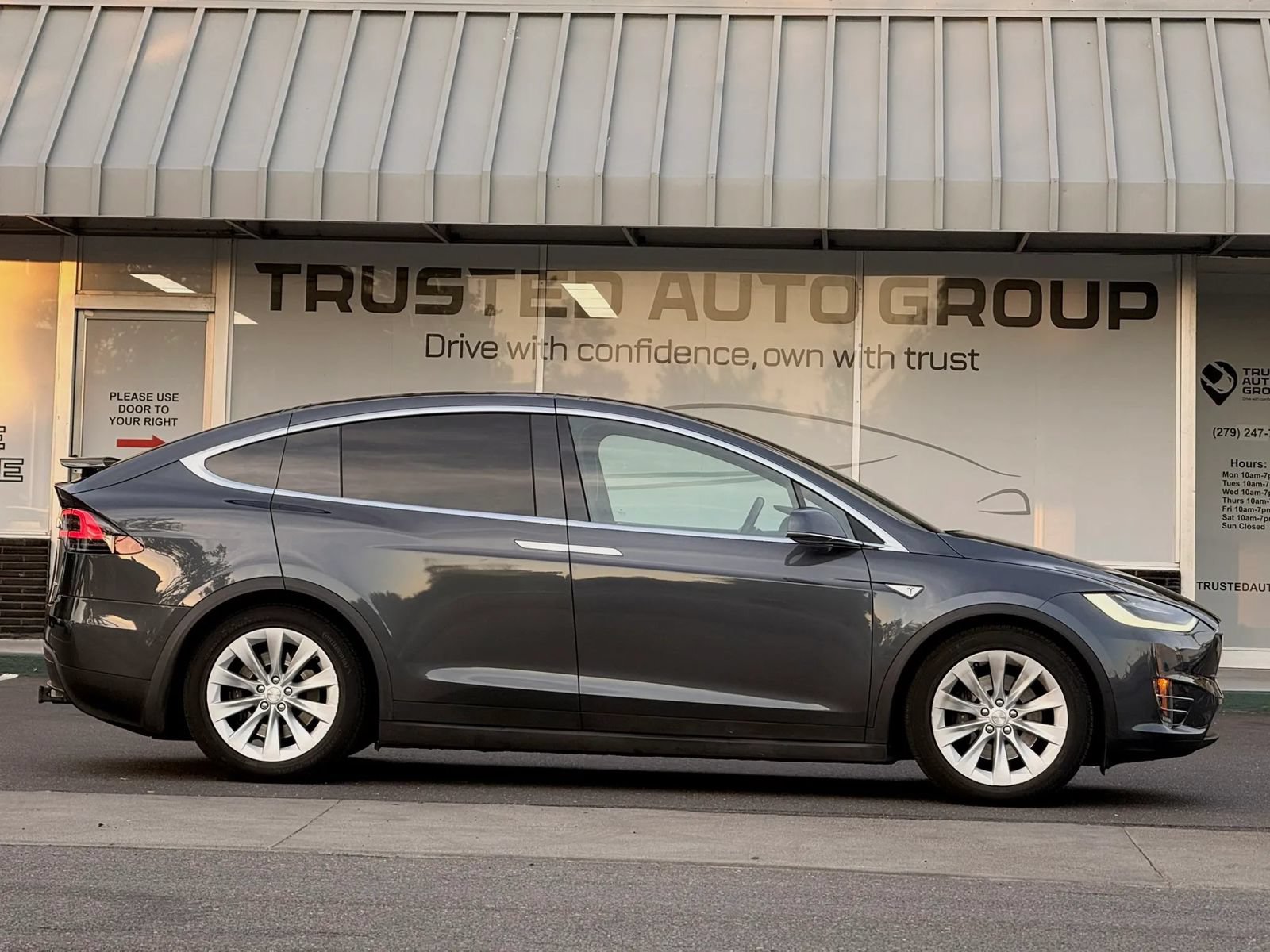 Used 2016 Tesla Model X 90D AWD/4WD image 5