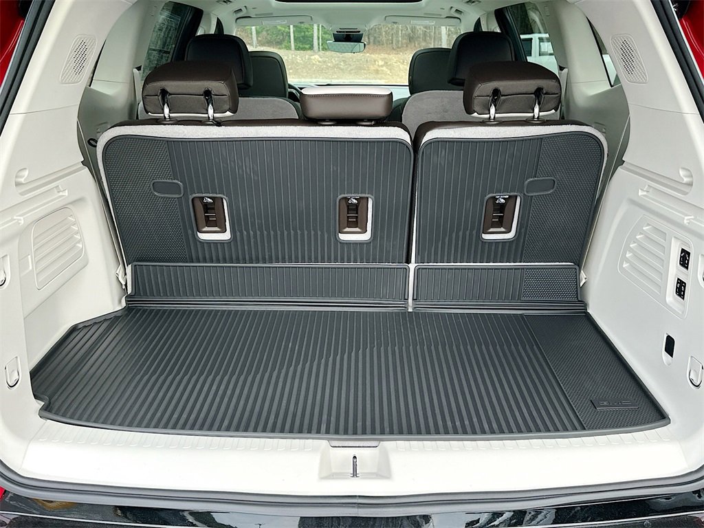 New 2026 GMC Acadia Denali w/ Super Cruise Package image 16