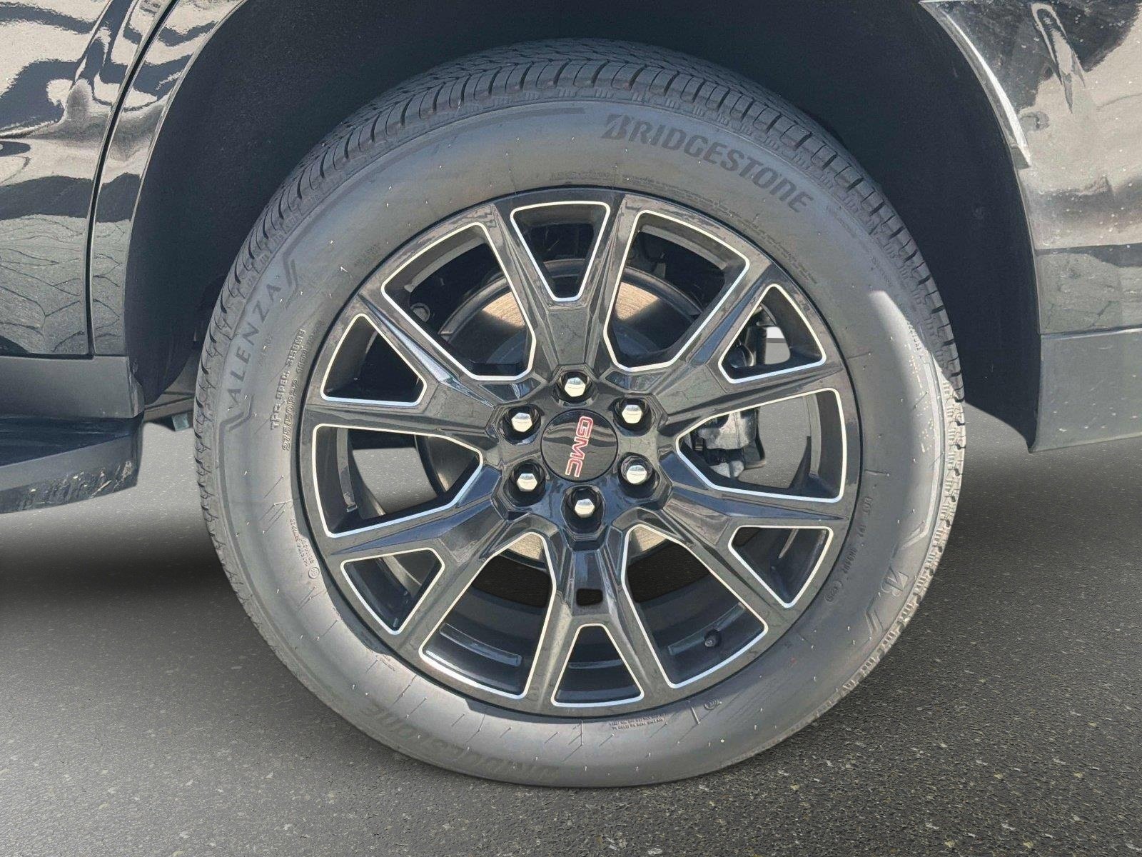 Used 2026 GMC Yukon Denali w/ Advanced Technology Package AWD/4WD image 13