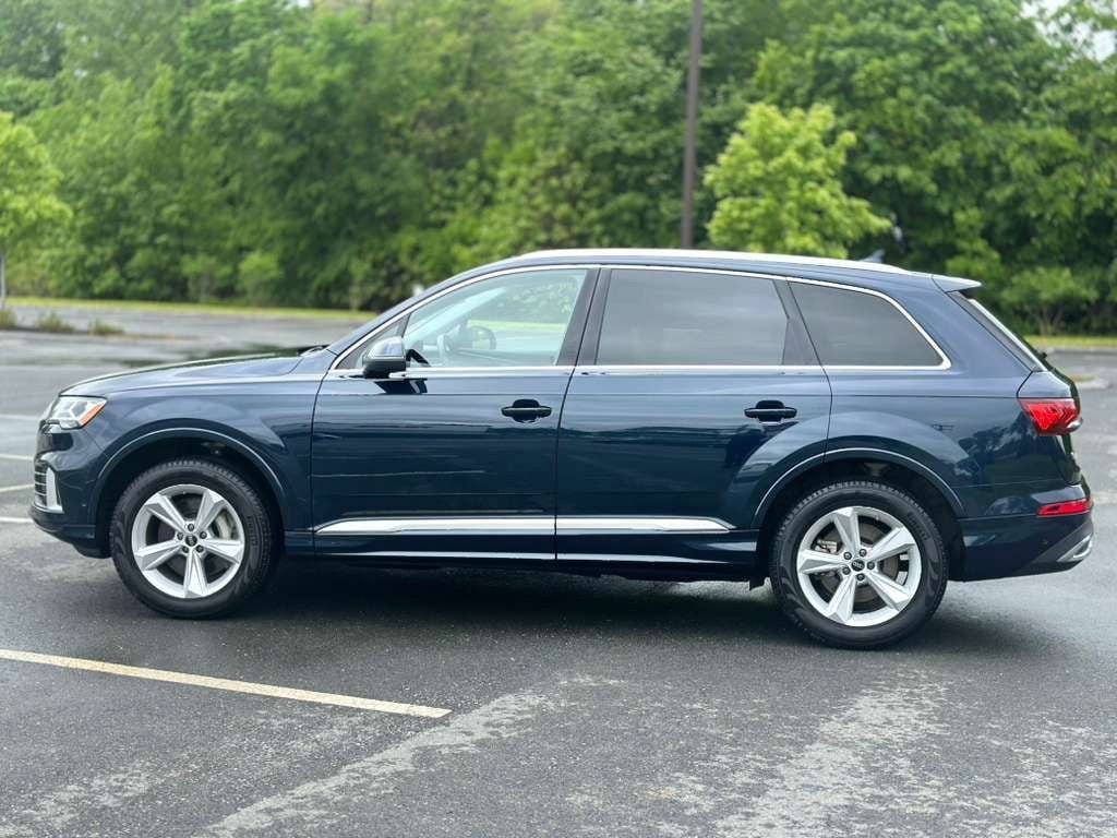 Used 2023 Audi Q7 2.0T Premium w/ Convenience Package AWD/4WD image 3