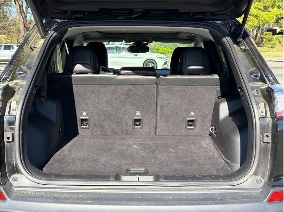 Used 2020 Jeep Cherokee Trailhawk w/ Technology Group image 7