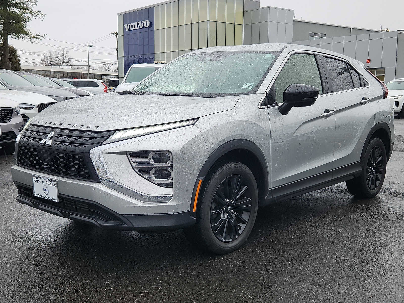 Used 2023 Mitsubishi Eclipse Cross LE image 3