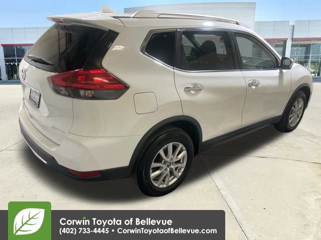 Used 2017 Nissan Rogue SV image 5