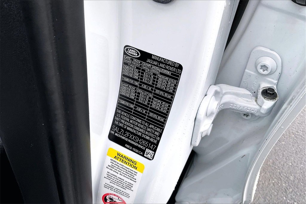 Used 2025 Land Rover Range Rover Evoque Dynamic SE image 19