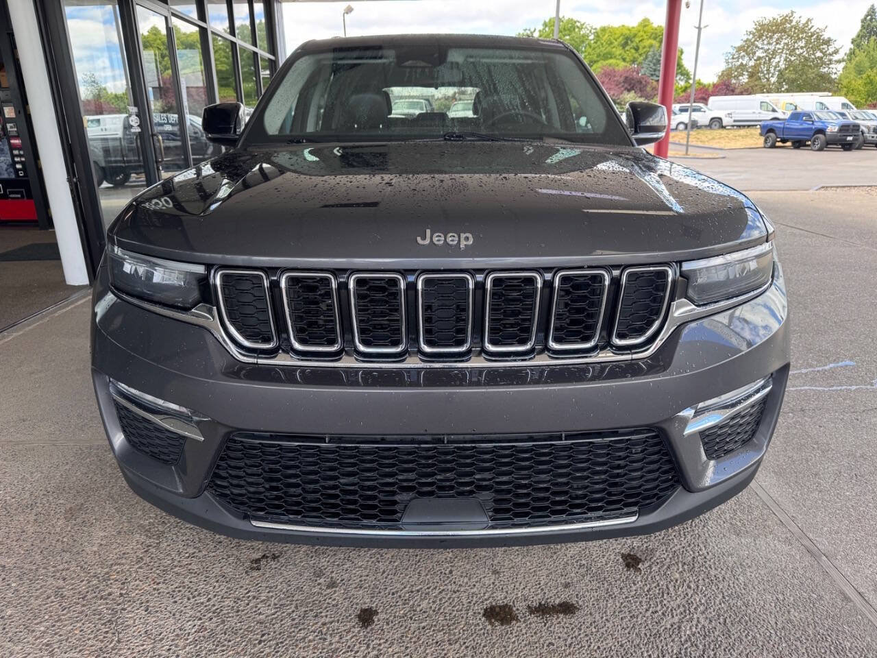Used 2023 Jeep Grand Cherokee Limited AWD/4WD image 7