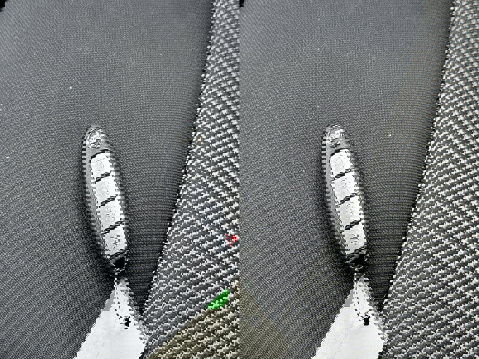 Used 2017 Nissan Pathfinder SV image 31