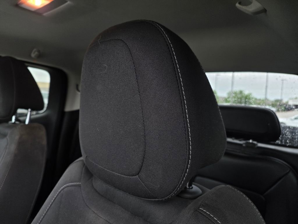 Used 2022 Chevrolet Colorado LT w/ Fleet Safety Package image 20