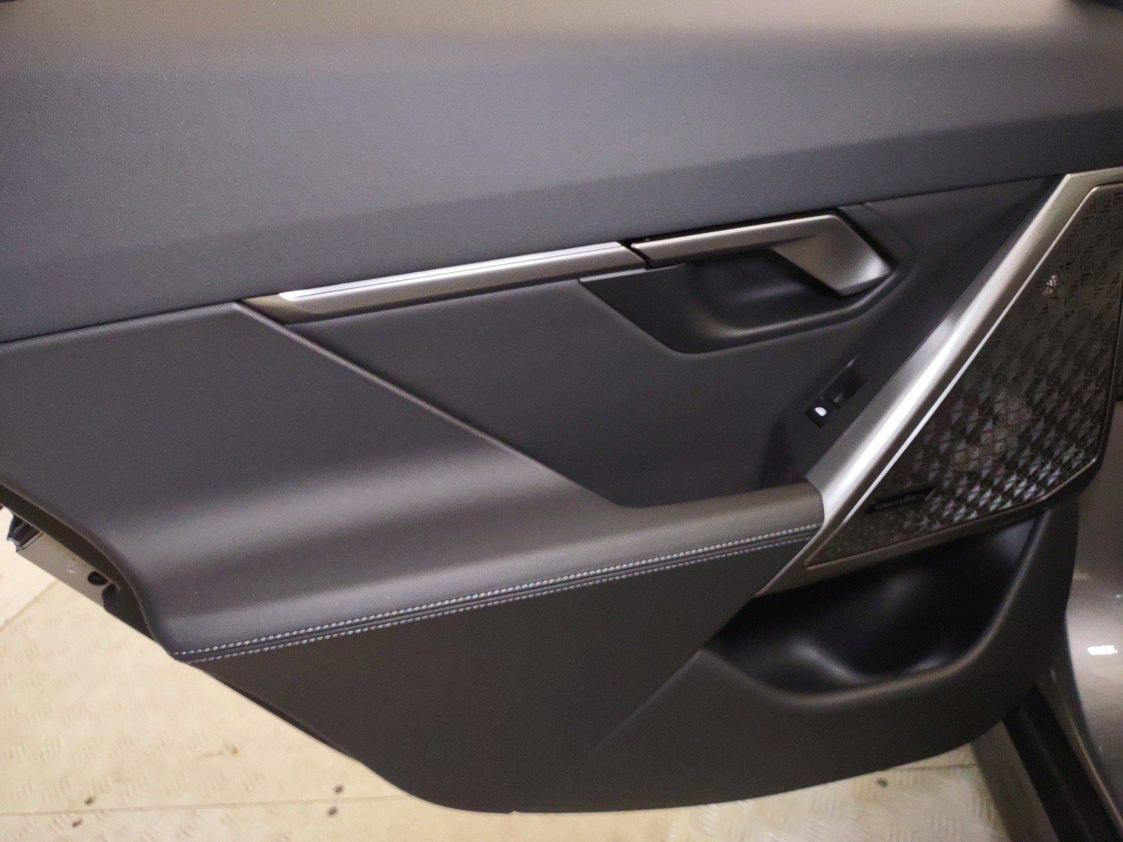 Used 2024 BMW 530i w/ Premium Package RWD image 23