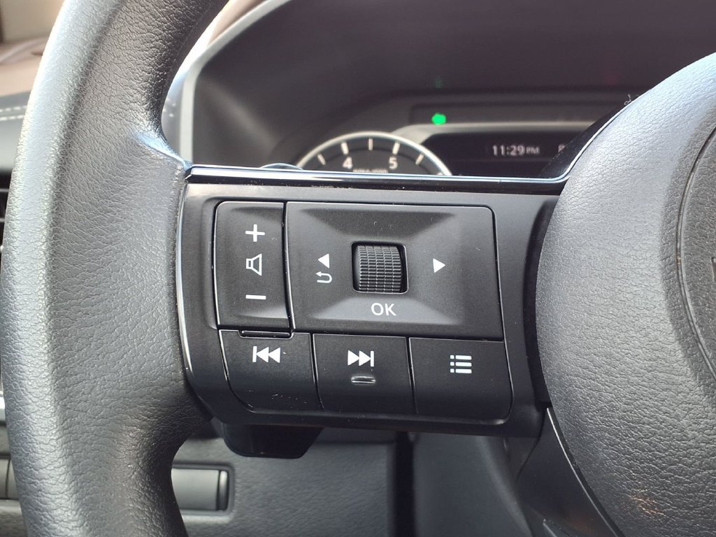 Used 2022 Nissan Rogue SV FWD image 20
