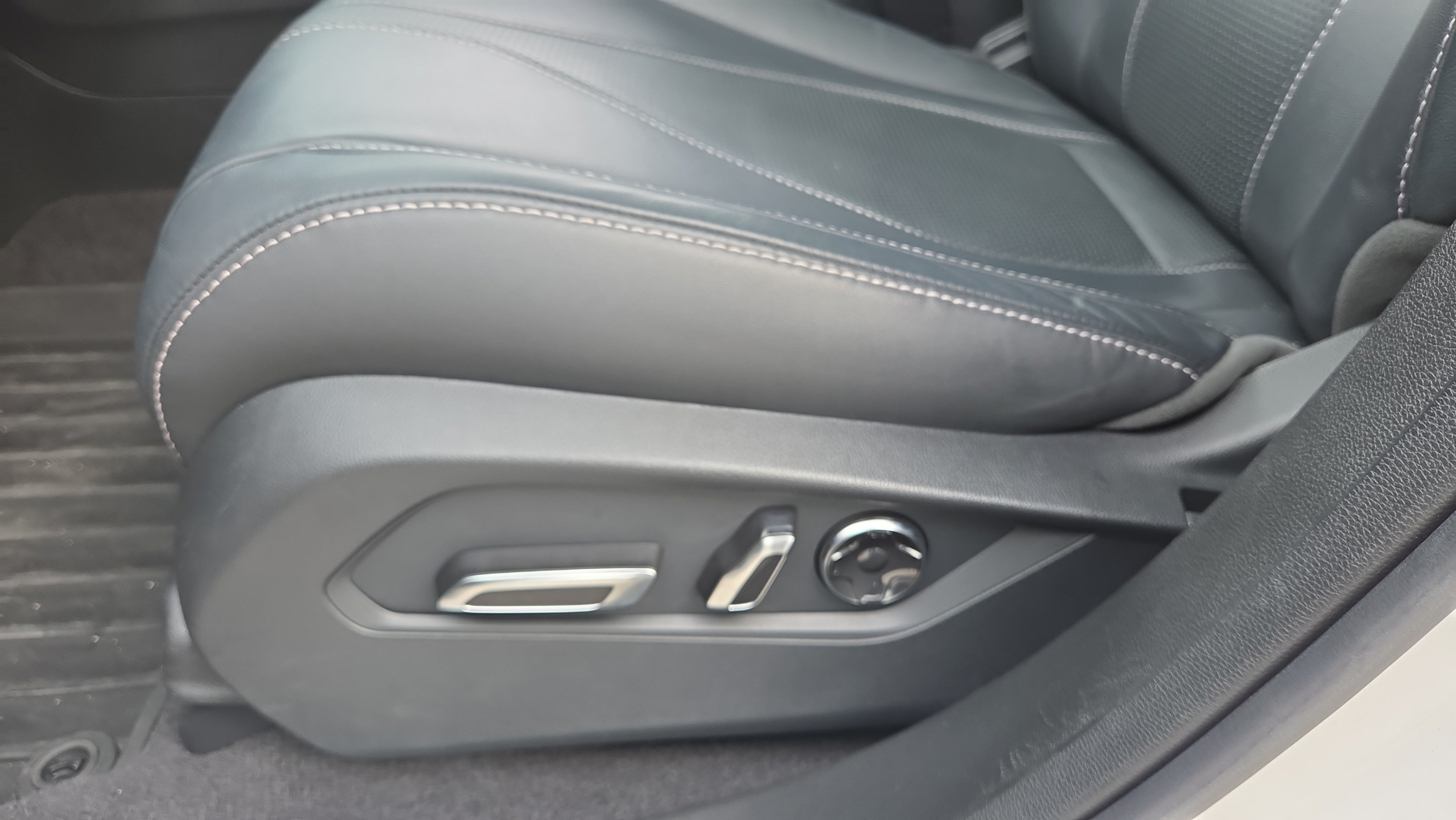 Used 2023 Acura RDX FWD w/ Technology Package image 10