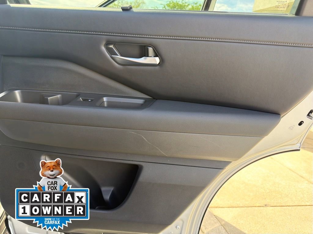 Used 2024 Nissan Pathfinder SL FWD image 35
