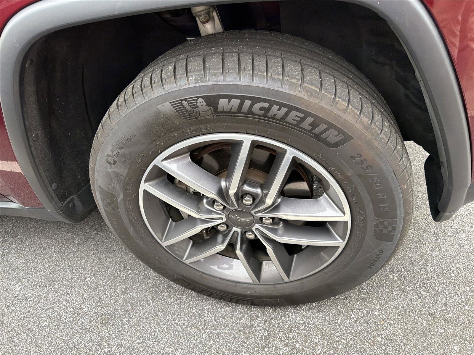 Used 2019 Jeep Grand Cherokee Limited AWD/4WD image 8