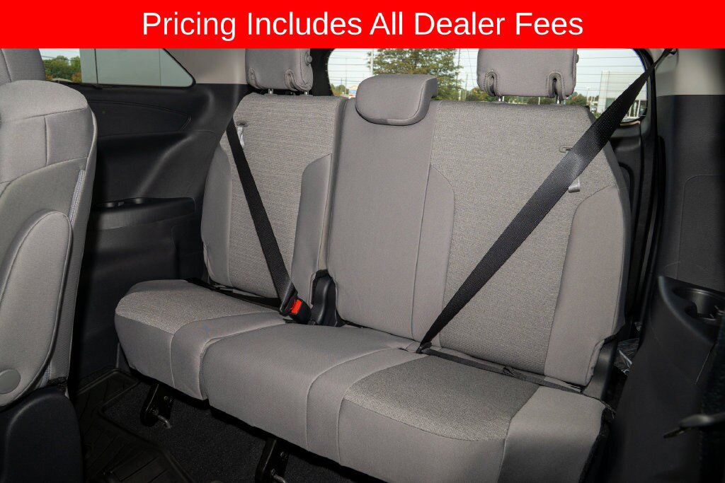 New 2026 Toyota Sienna LE FWD image 11