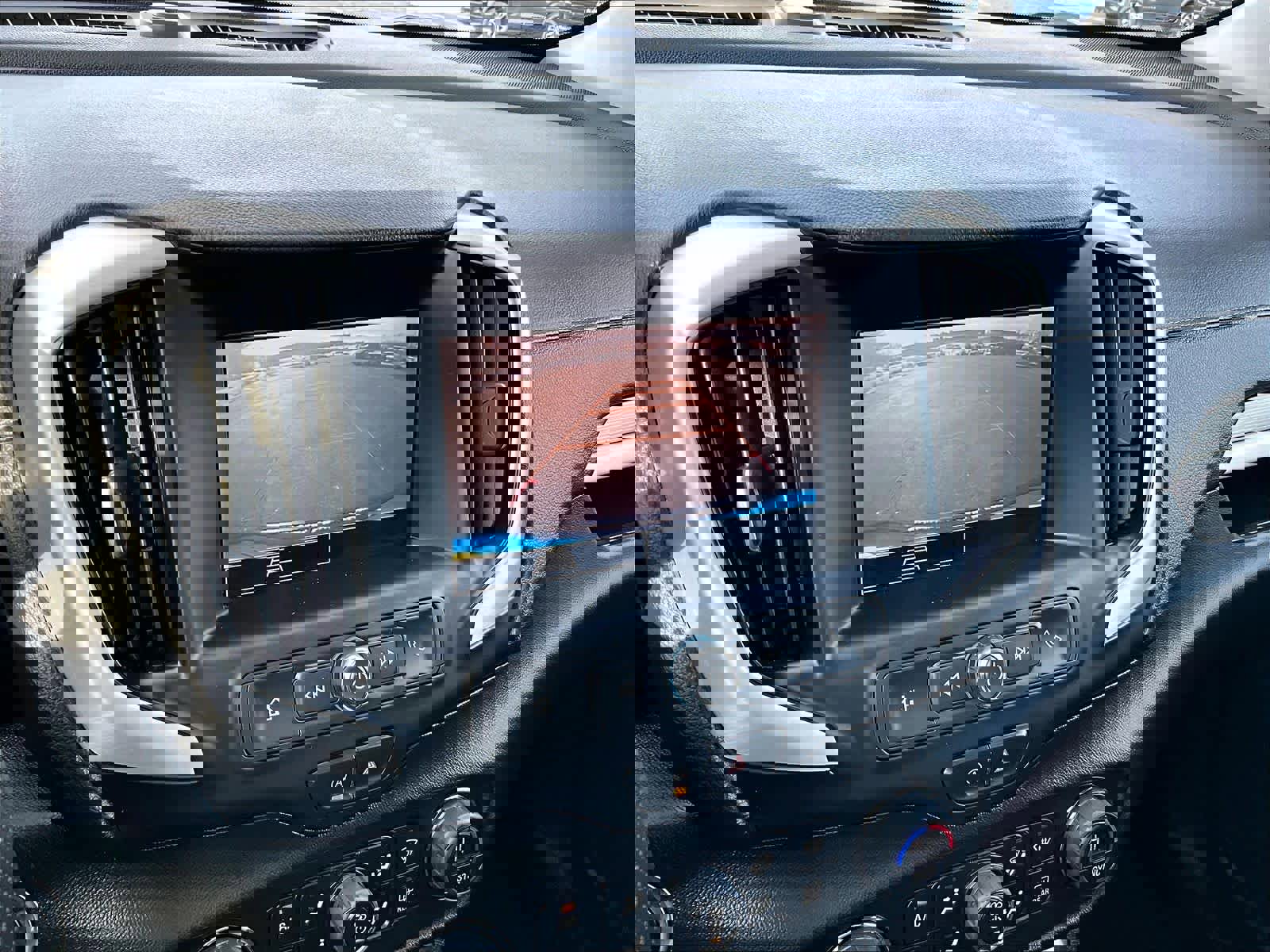 Used 2022 GMC Terrain SLE w/ Driver Convenience Package image 18