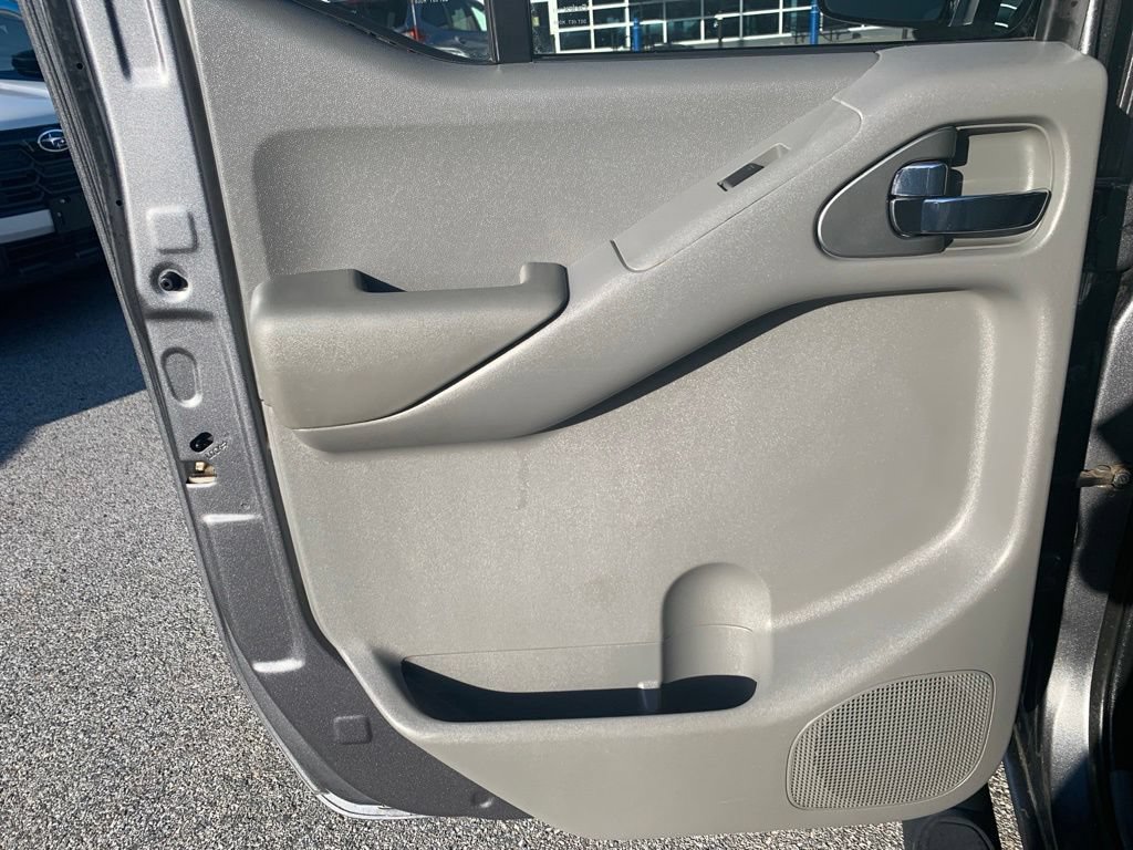 Used 2021 Nissan Frontier SV w/ Midnight Edition Floor Mats AWD/4WD image 19