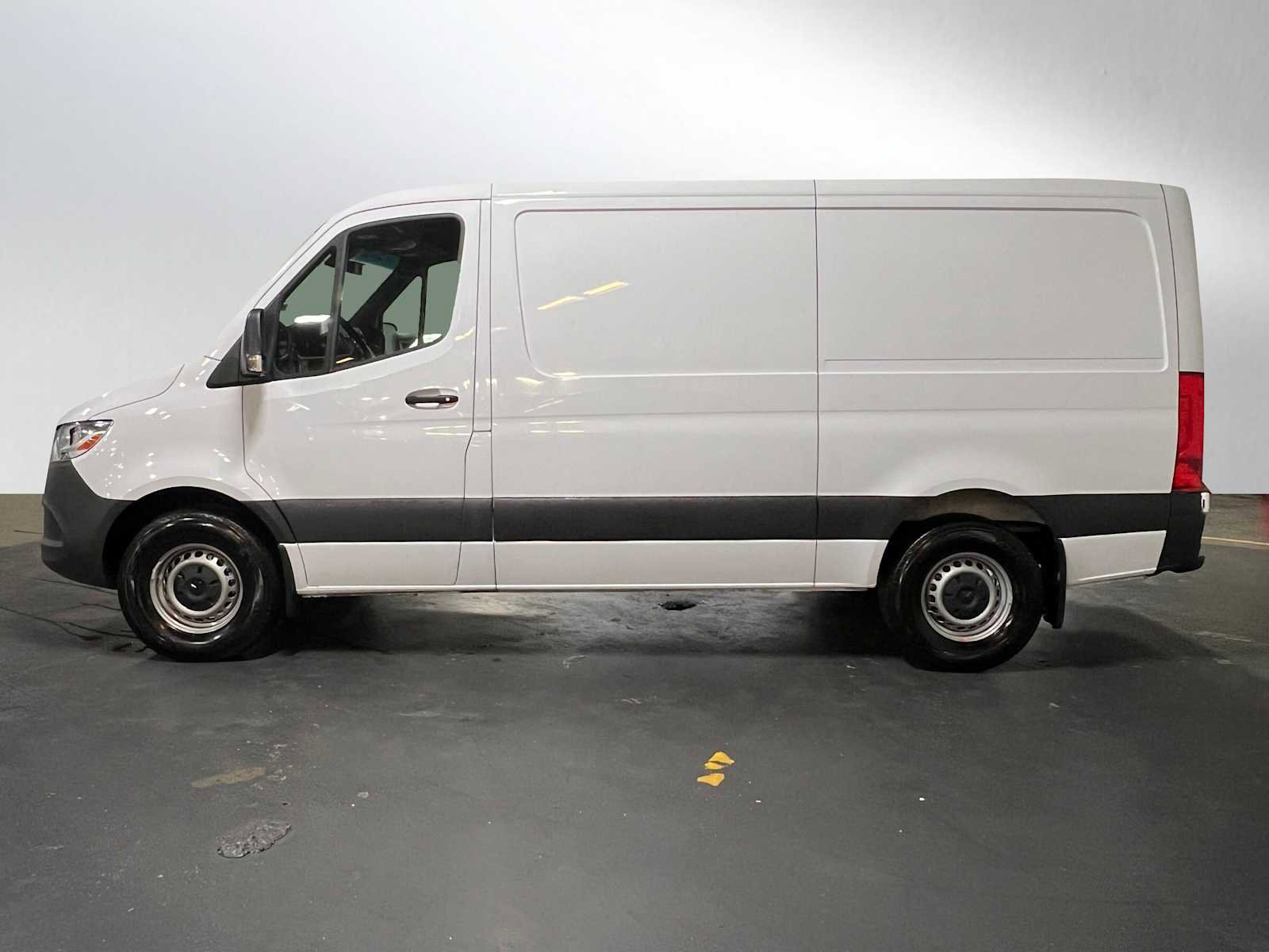 Used 2025 Mercedes-Benz Sprinter 2500 image 6