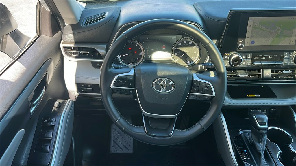 Used 2023 Toyota Highlander XLE image 41