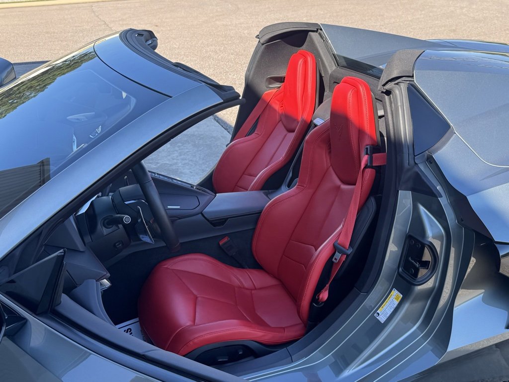 Used 2023 Chevrolet Corvette Stingray Convertible w/ 1LT image 29