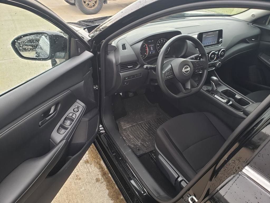 Certified 2025 Nissan Sentra S image 4