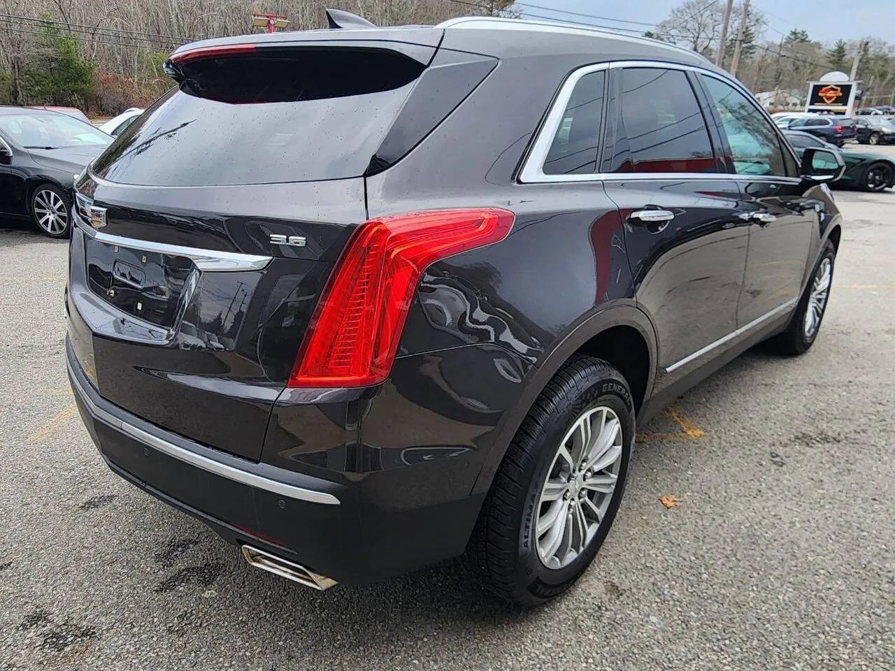 Used 2017 Cadillac XT5 Luxury w/ Driver Awareness Package image 5