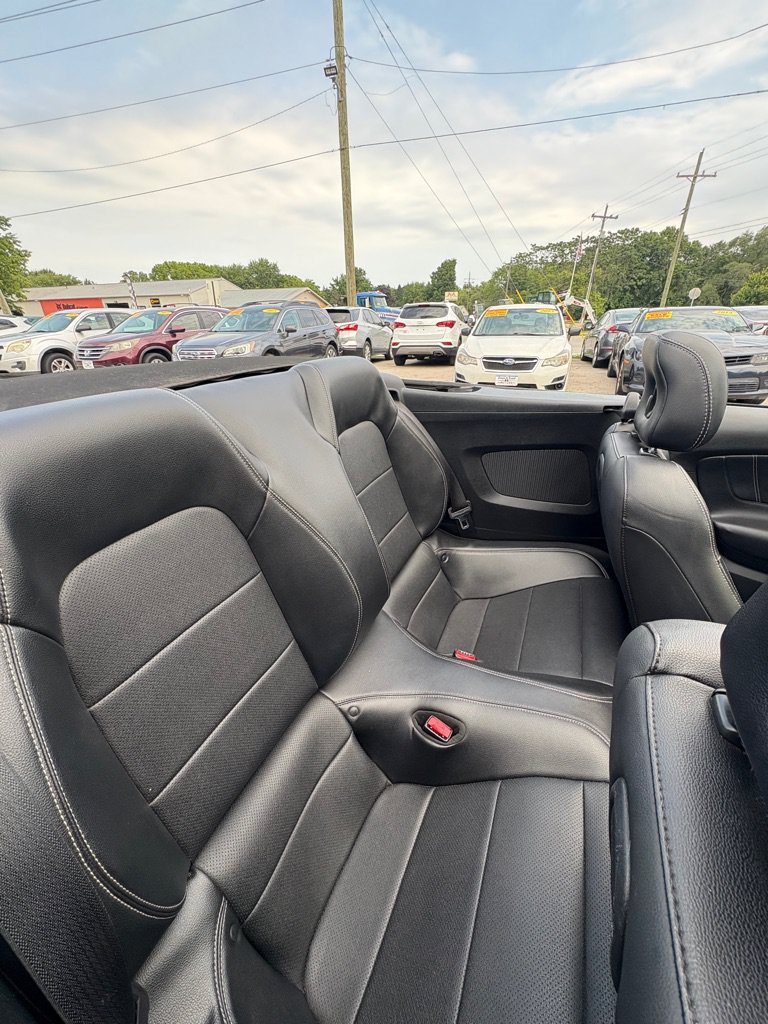 Used 2017 Ford Mustang Premium RWD image 15