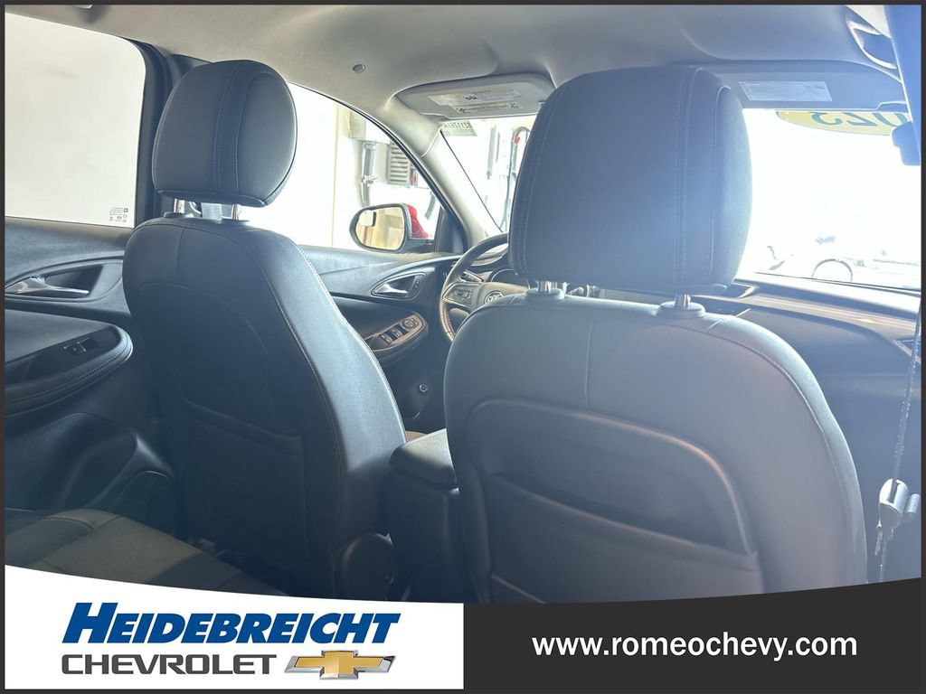 Used 2023 Buick Encore GX Select w/ Sport Touring Package FWD image 32