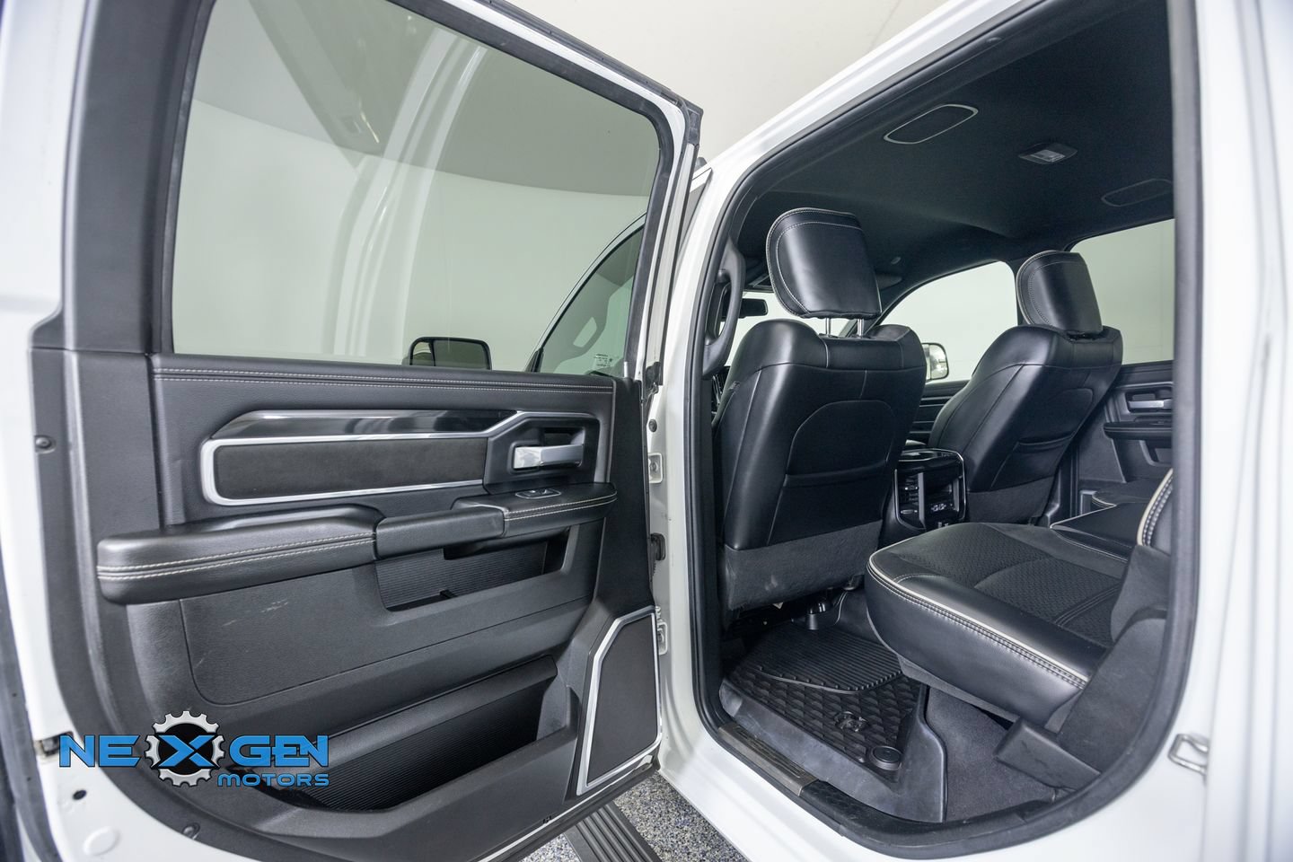 Used 2021 RAM 3500 Laramie AWD/4WD image 29