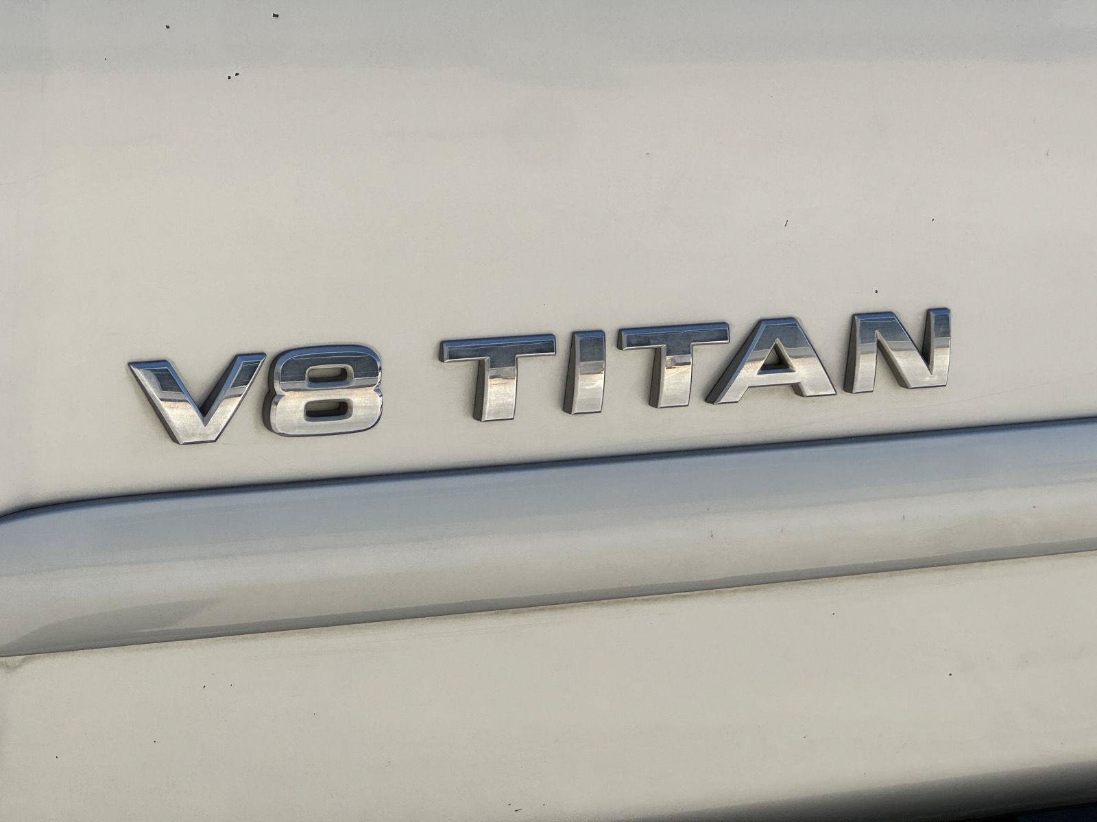 Used 2011 Nissan Titan SV RWD image 10