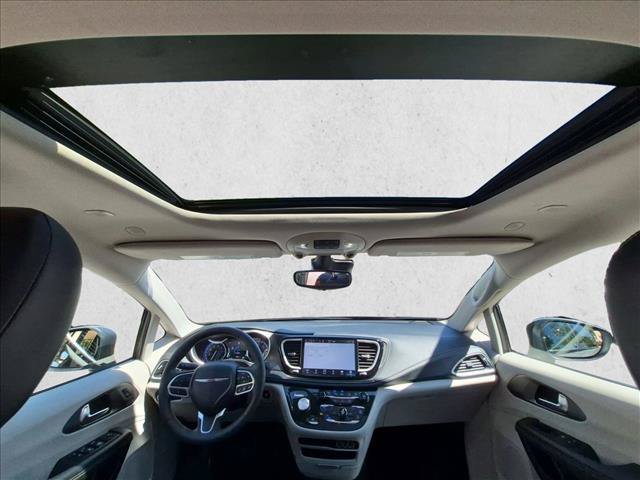 Used 2023 Chrysler Pacifica Touring-L w/ Road Tripper Package AWD/4WD image 17