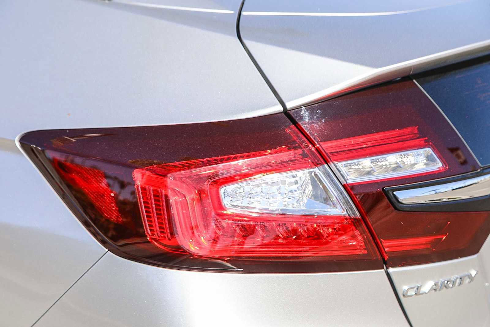 Used 2021 Honda Clarity Touring image 11