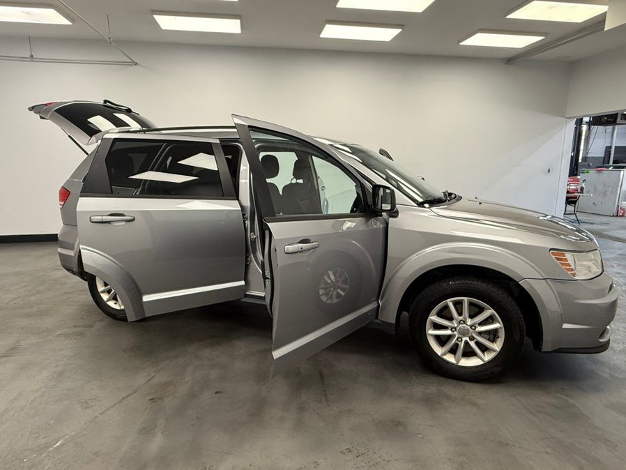Used 2017 Dodge Journey SE w/ Flexible Seating Group FWD image 30