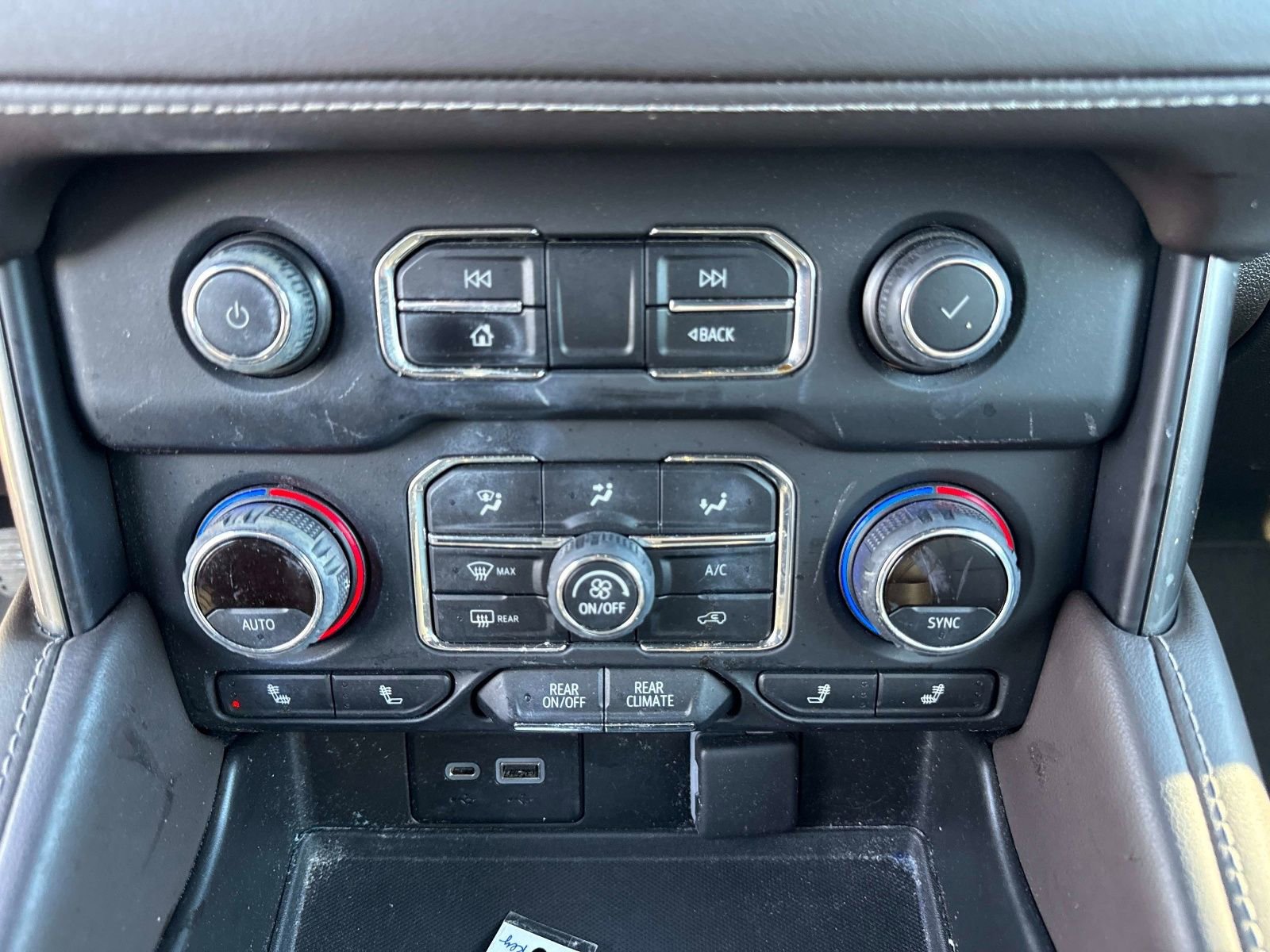 Used 2022 Chevrolet Tahoe LT w/ LT Signature Package image 26