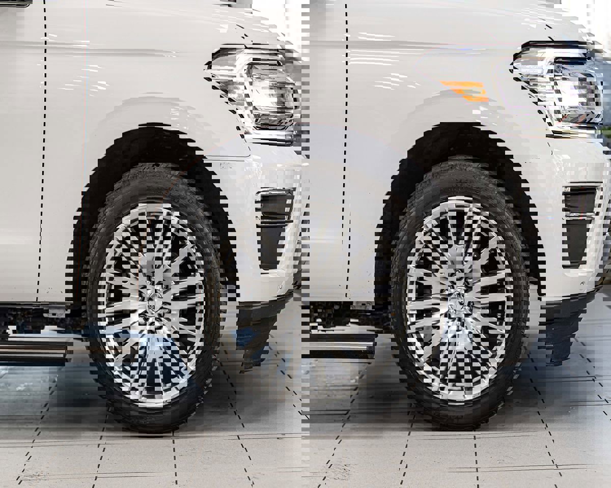 Used 2024 Ford Expedition Limited AWD/4WD image 11