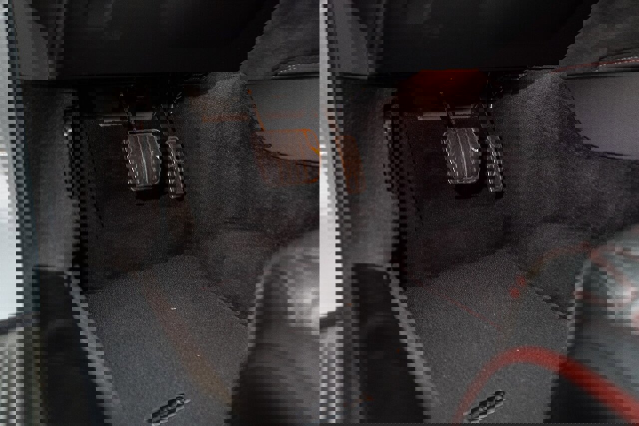 Used 2020 Jaguar F-TYPE SVR image 81