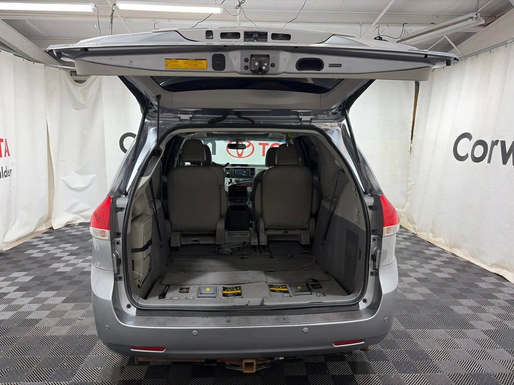 Used 2011 Toyota Sienna XLE w/ XLE Navigation Pkg FWD image 18