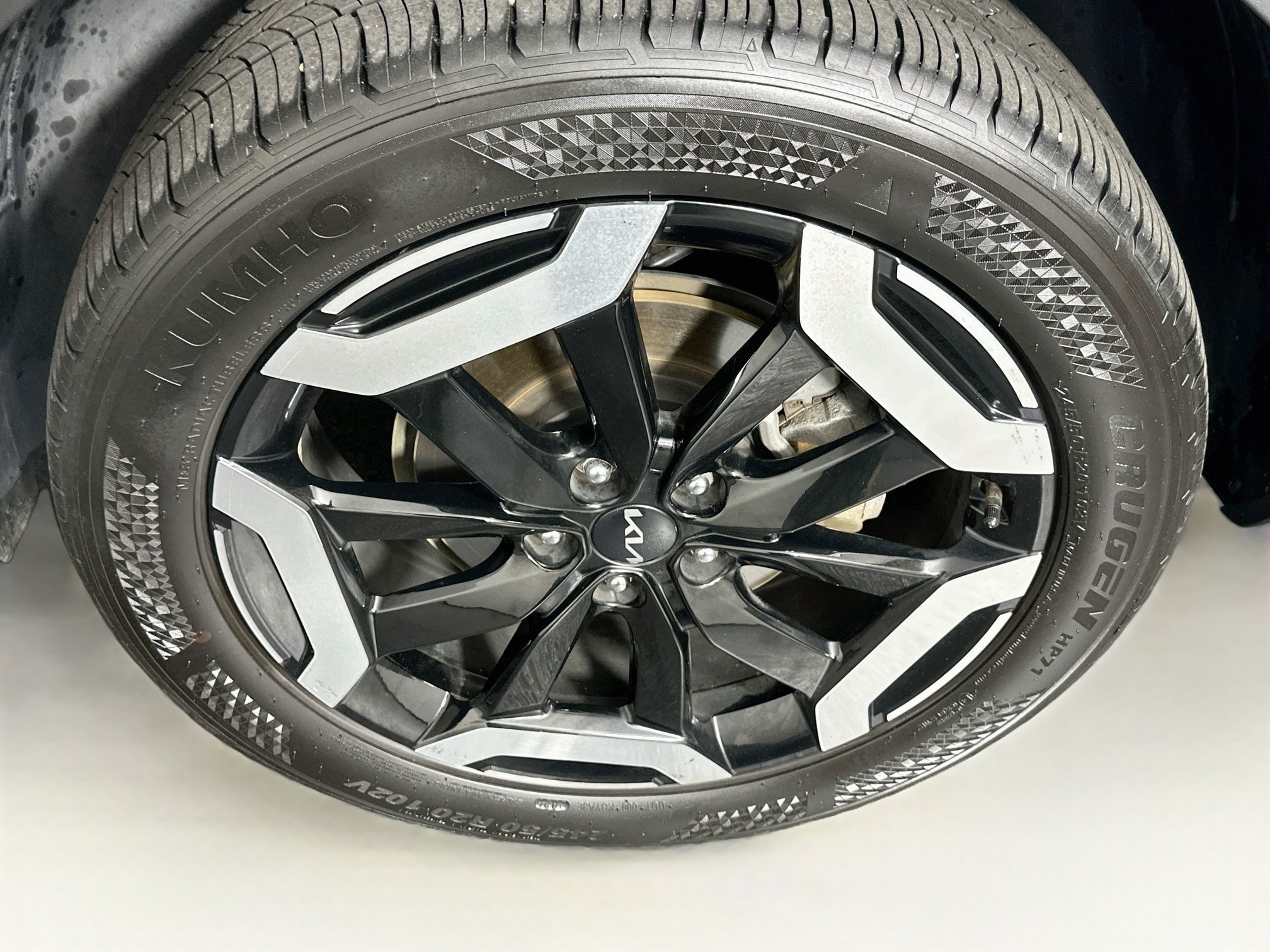 Used 2025 Kia Telluride S FWD image 11