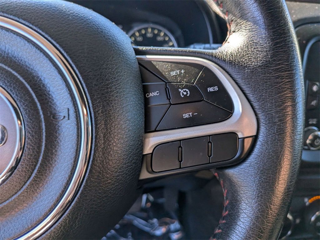 Used 2016 Jeep Renegade Trailhawk image 16