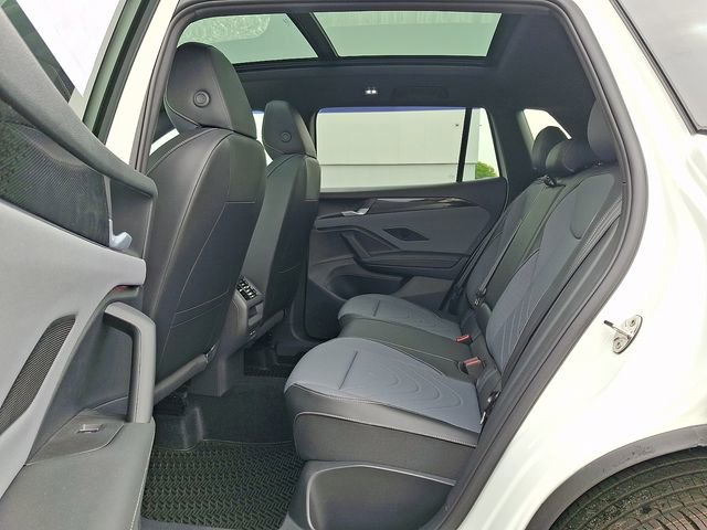 New 2026 Volkswagen Tiguan SE R-Line AWD/4WD image 5