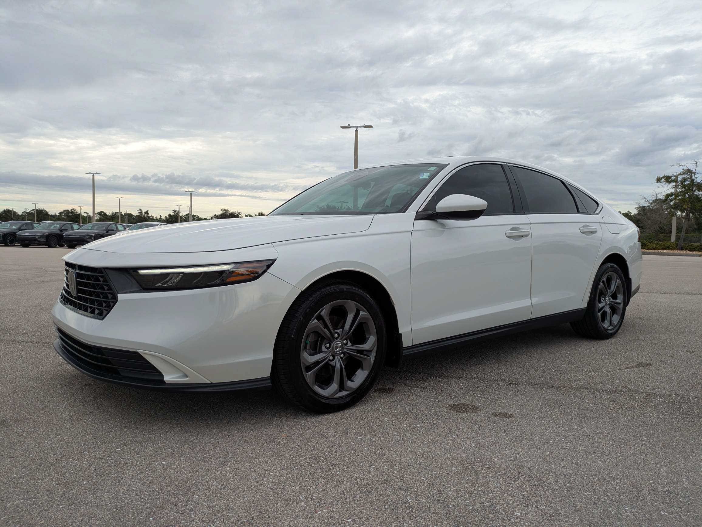 Used 2023 Honda Accord EX image 8