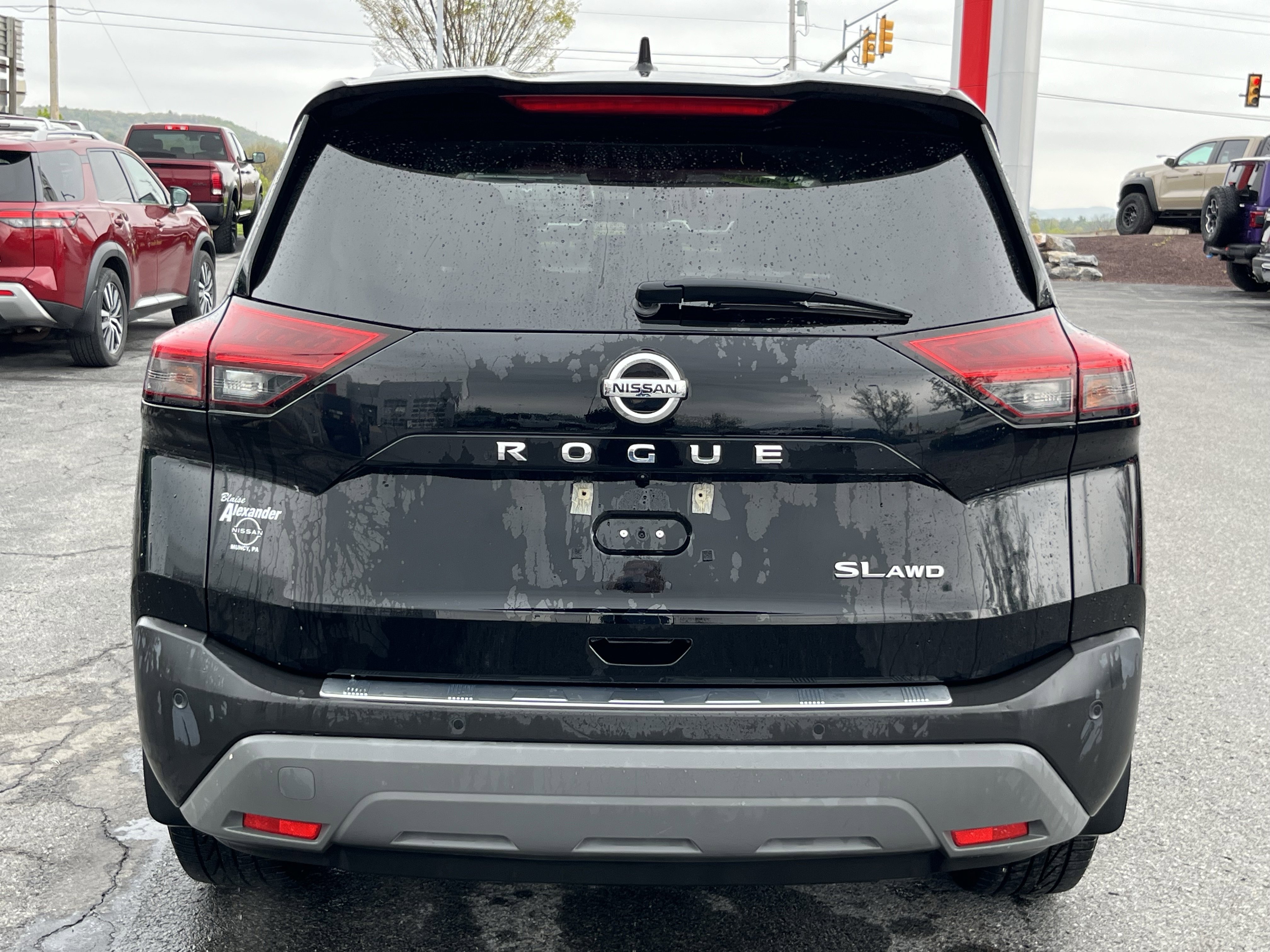 Used 2021 Nissan Rogue SL w/ Premium Package AWD/4WD image 6