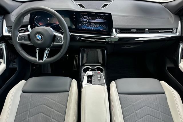 Used 2025 BMW X2 xDrive28i w/ M Sport Package AWD/4WD image 16